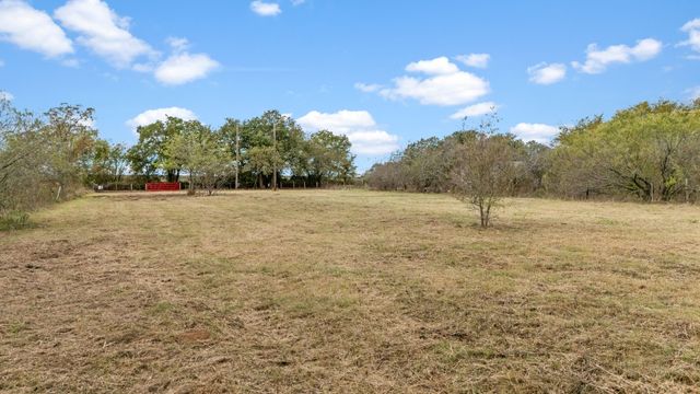 870 Wagoner Road, Waco, TX 76705