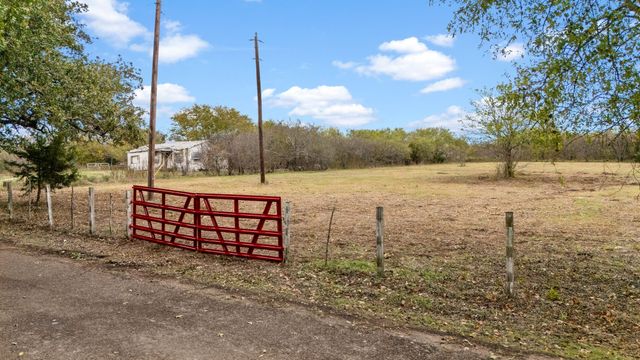 870 Wagoner Road, Waco, TX 76705