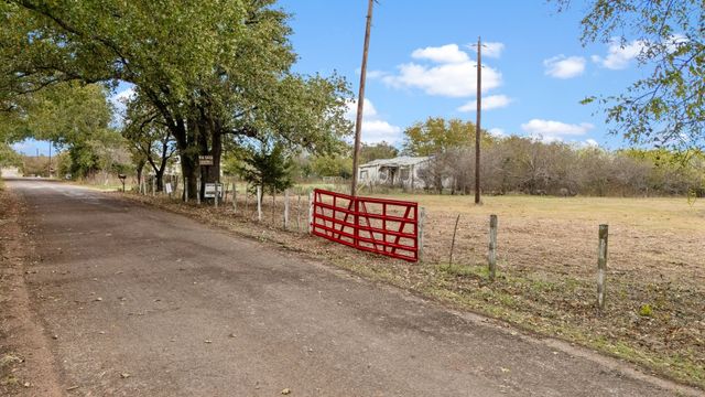 870 Wagoner Road, Waco, TX 76705