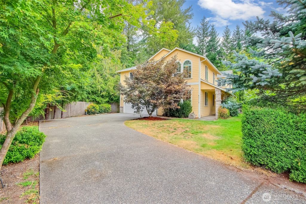 20518 SE 261st Place, Covington, WA 98042