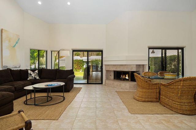 77136 Via Huerta, La Quinta, CA 92253