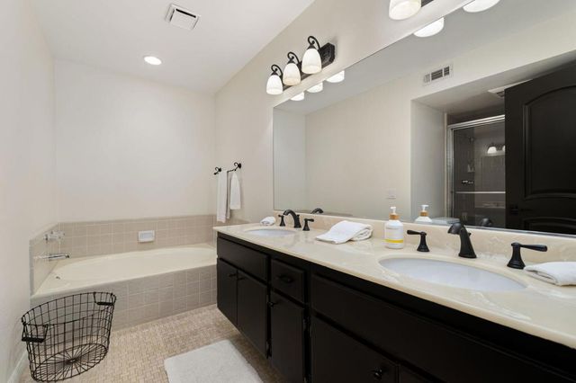 77136 Via Huerta, La Quinta, CA 92253