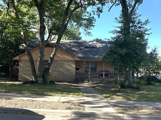 901 Saturn Springs Drive, Garland, TX 75041