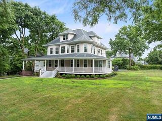 389 Spring Avenue C, Ridgewood, NJ 07450