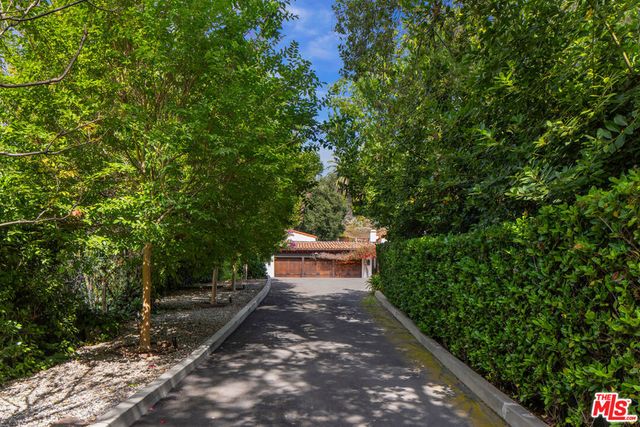 1744 Reedvale Lane, Los Angeles, CA 90049
