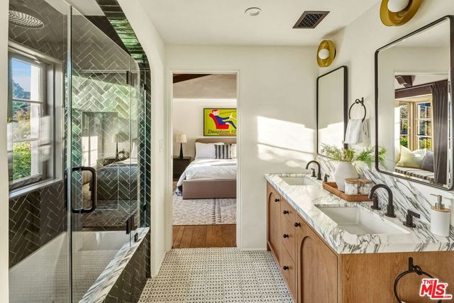 1744 Reedvale Lane, Los Angeles, CA 90049