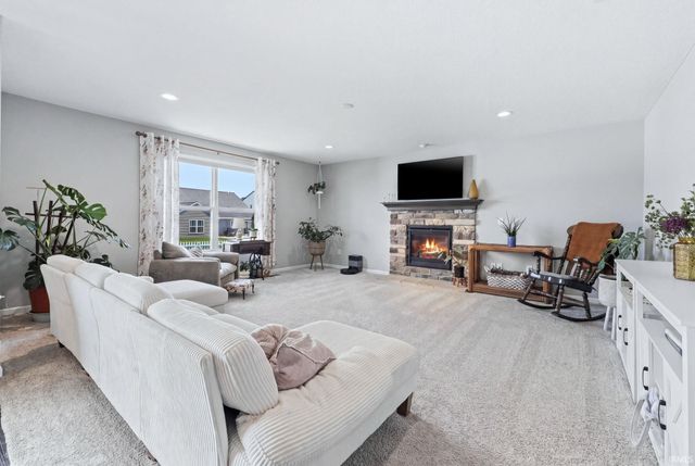 3667 Victoria Lakes Court, New Haven, IN 46774