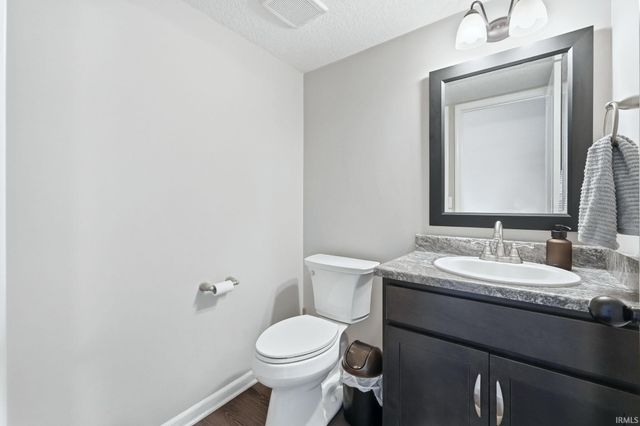 3667 Victoria Lakes Court, New Haven, IN 46774