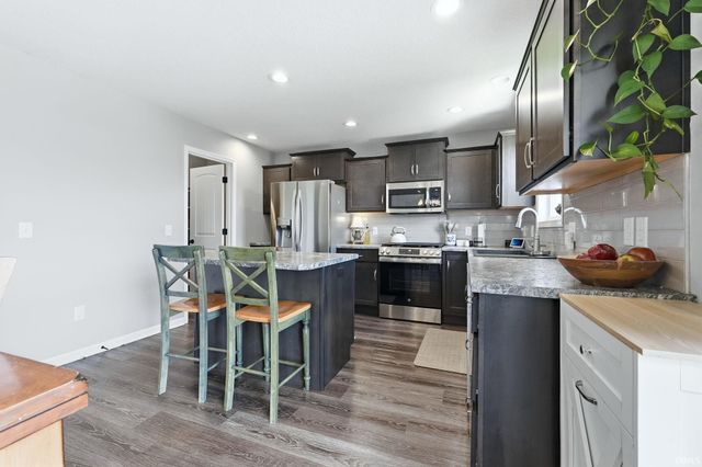 3667 Victoria Lakes Court, New Haven, IN 46774
