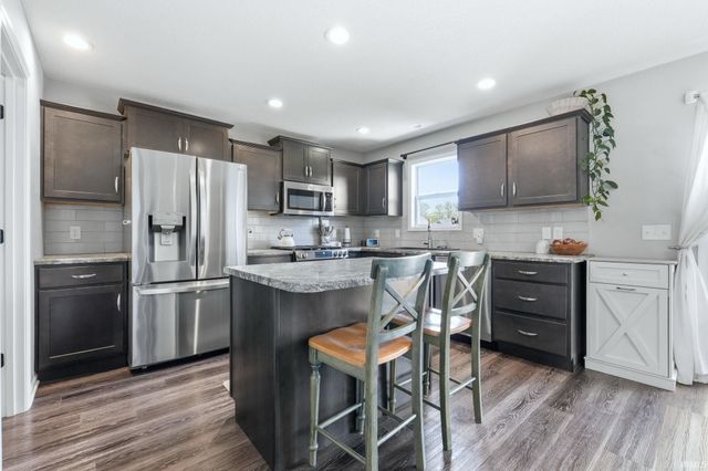 3667 Victoria Lakes Court, New Haven, IN 46774