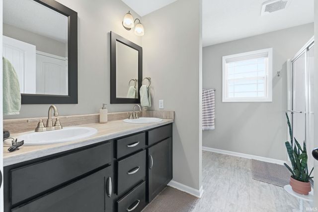 3667 Victoria Lakes Court, New Haven, IN 46774