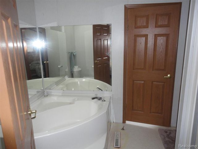 25182 Frontier Circle, Flat Rock, MI 48134