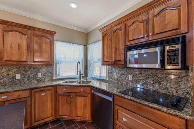 22 Bedford Forrest Ln., Hattiesburg, MS 39401