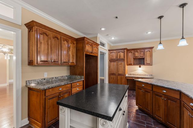 22 Bedford Forrest Ln., Hattiesburg, MS 39401