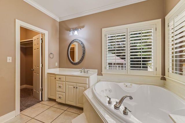 22 Bedford Forrest Ln., Hattiesburg, MS 39401