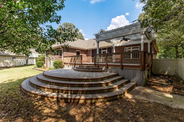 22 Bedford Forrest Ln., Hattiesburg, MS 39401
