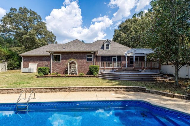 22 Bedford Forrest Ln., Hattiesburg, MS 39401