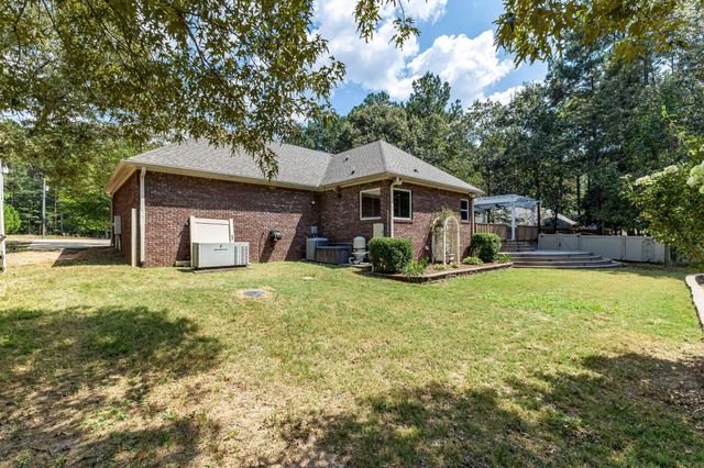 22 Bedford Forrest Ln., Hattiesburg, MS 39401