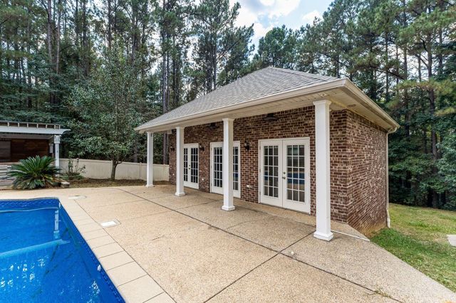 22 Bedford Forrest Ln., Hattiesburg, MS 39401
