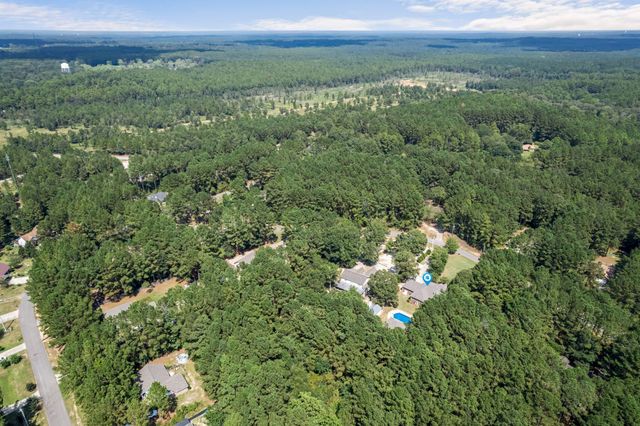 22 Bedford Forrest Ln., Hattiesburg, MS 39401