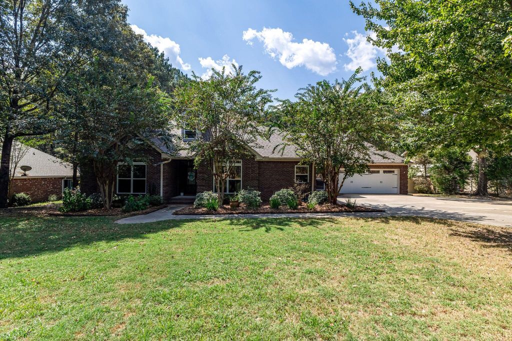 22 Bedford Forrest Ln., Hattiesburg, MS 39401