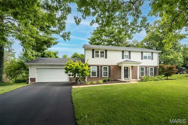583 Princeway Court, Manchester, MO 63011