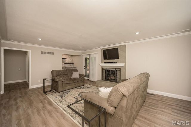 583 Princeway Court, Manchester, MO 63011