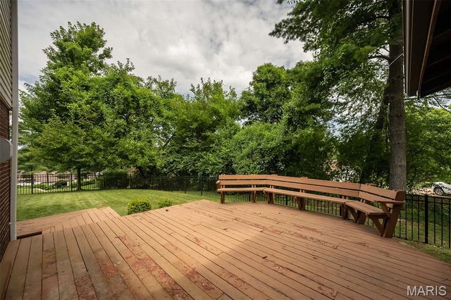 583 Princeway Court, Manchester, MO 63011
