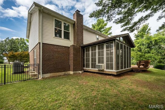 583 Princeway Court, Manchester, MO 63011
