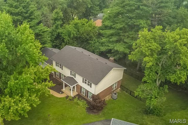 583 Princeway Court, Manchester, MO 63011