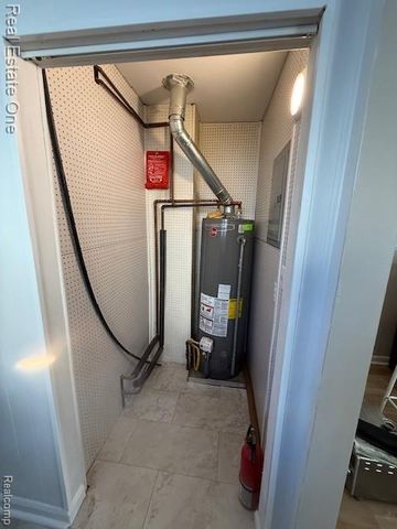 27732 Dartmouth Street, Madison Heights, MI 48071