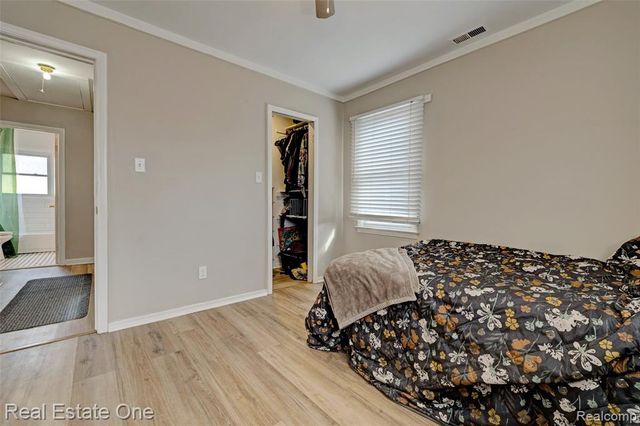 27732 Dartmouth Street, Madison Heights, MI 48071