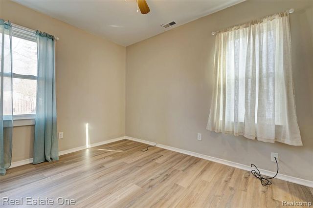 27732 Dartmouth Street, Madison Heights, MI 48071