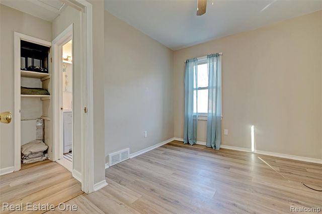 27732 Dartmouth Street, Madison Heights, MI 48071