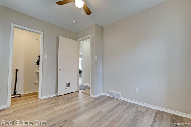 27732 Dartmouth Street, Madison Heights, MI 48071