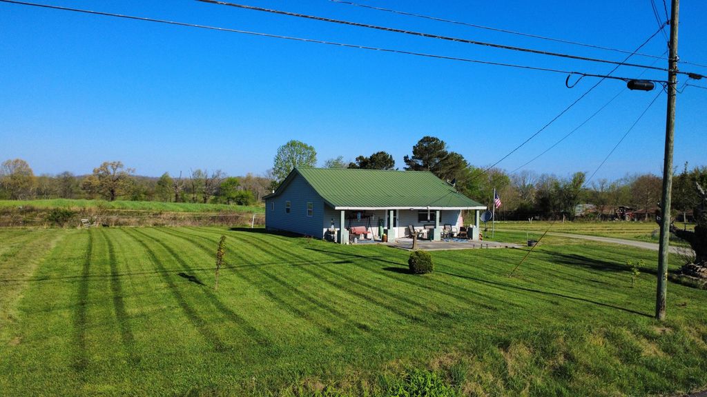 1107 Summer City Rd, Pikeville, TN 37367