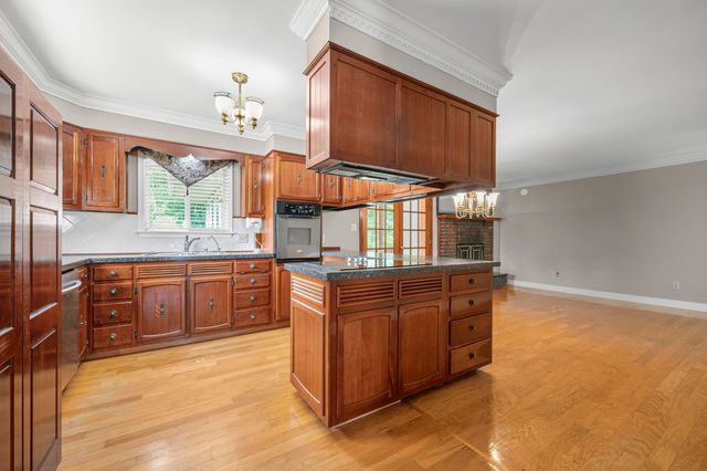 2075 Greentree Drive, Richmond, KY 40475