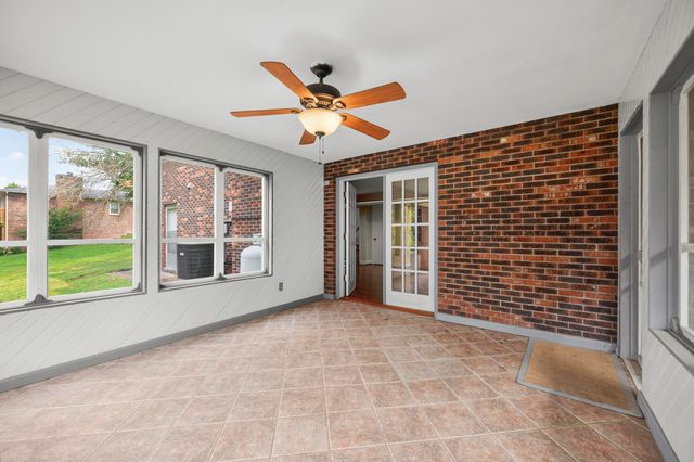 2075 Greentree Drive, Richmond, KY 40475
