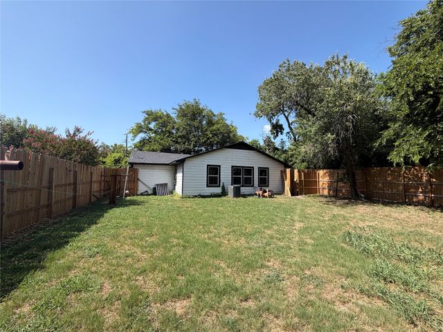 2028 E Jones Street, Sherman, TX 75090