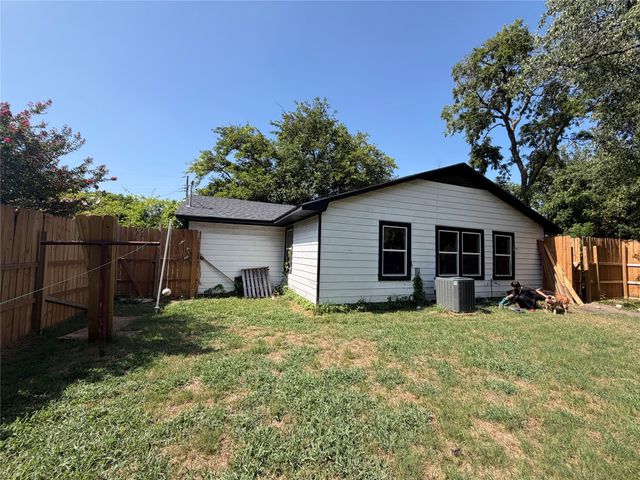 2028 E Jones Street, Sherman, TX 75090