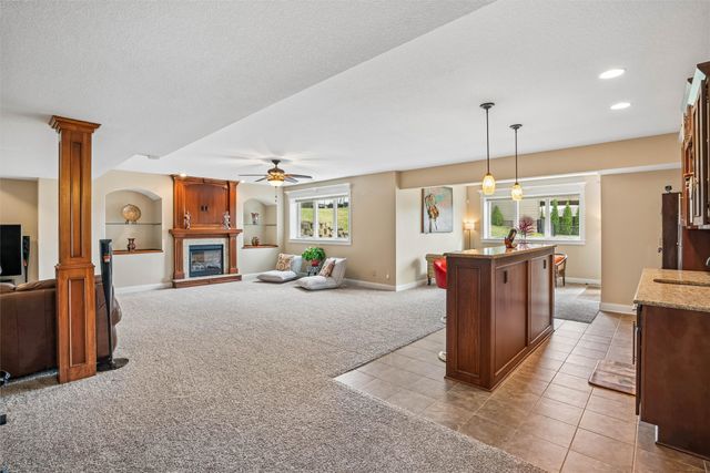 14504 Brookview Drive, Urbandale, IA 50323