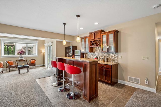 14504 Brookview Drive, Urbandale, IA 50323