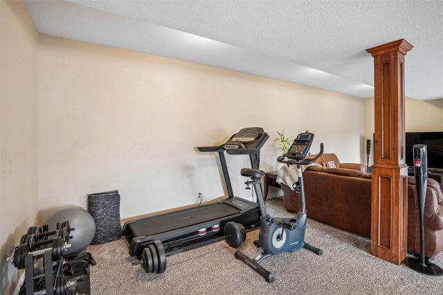 14504 Brookview Drive, Urbandale, IA 50323