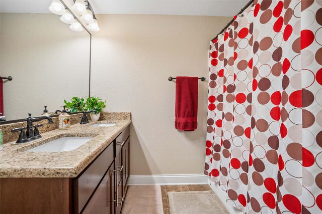 14504 Brookview Drive, Urbandale, IA 50323