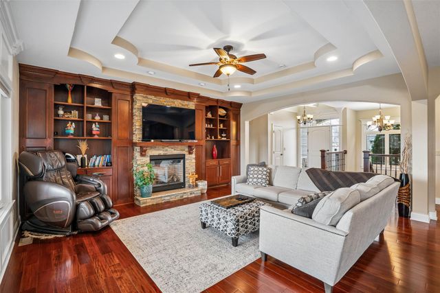 14504 Brookview Drive, Urbandale, IA 50323