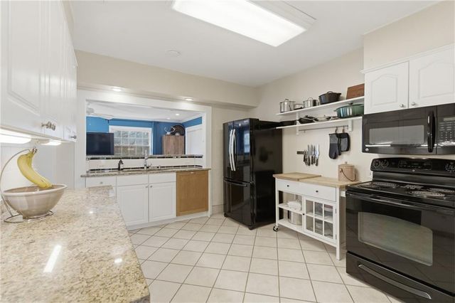 3939 Sunrise Drive, Kansas City, MO 64123