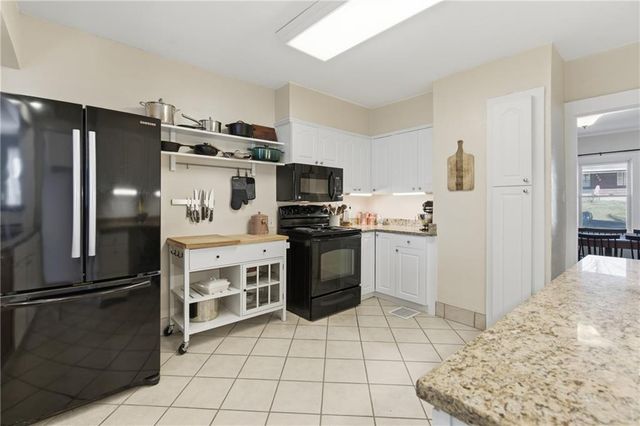 3939 Sunrise Drive, Kansas City, MO 64123