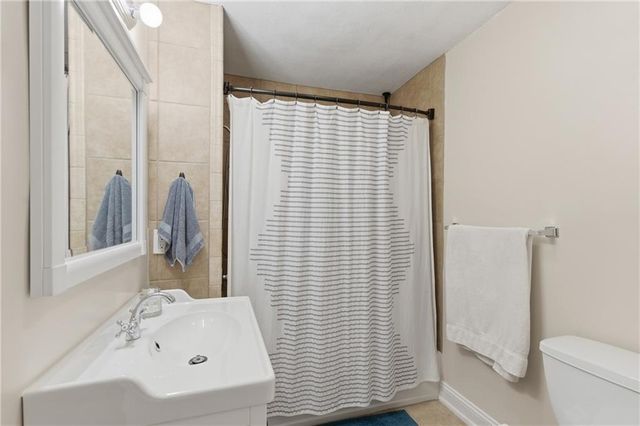 3939 Sunrise Drive, Kansas City, MO 64123