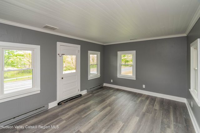 1625 New York 32, Saugerties, NY 12477
