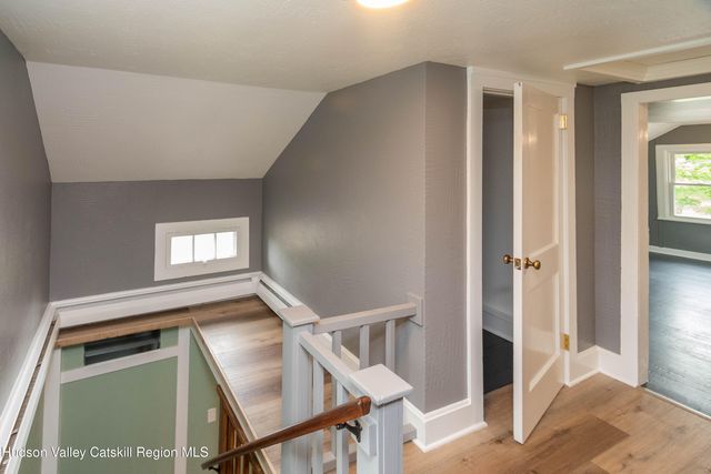 1625 New York 32, Saugerties, NY 12477